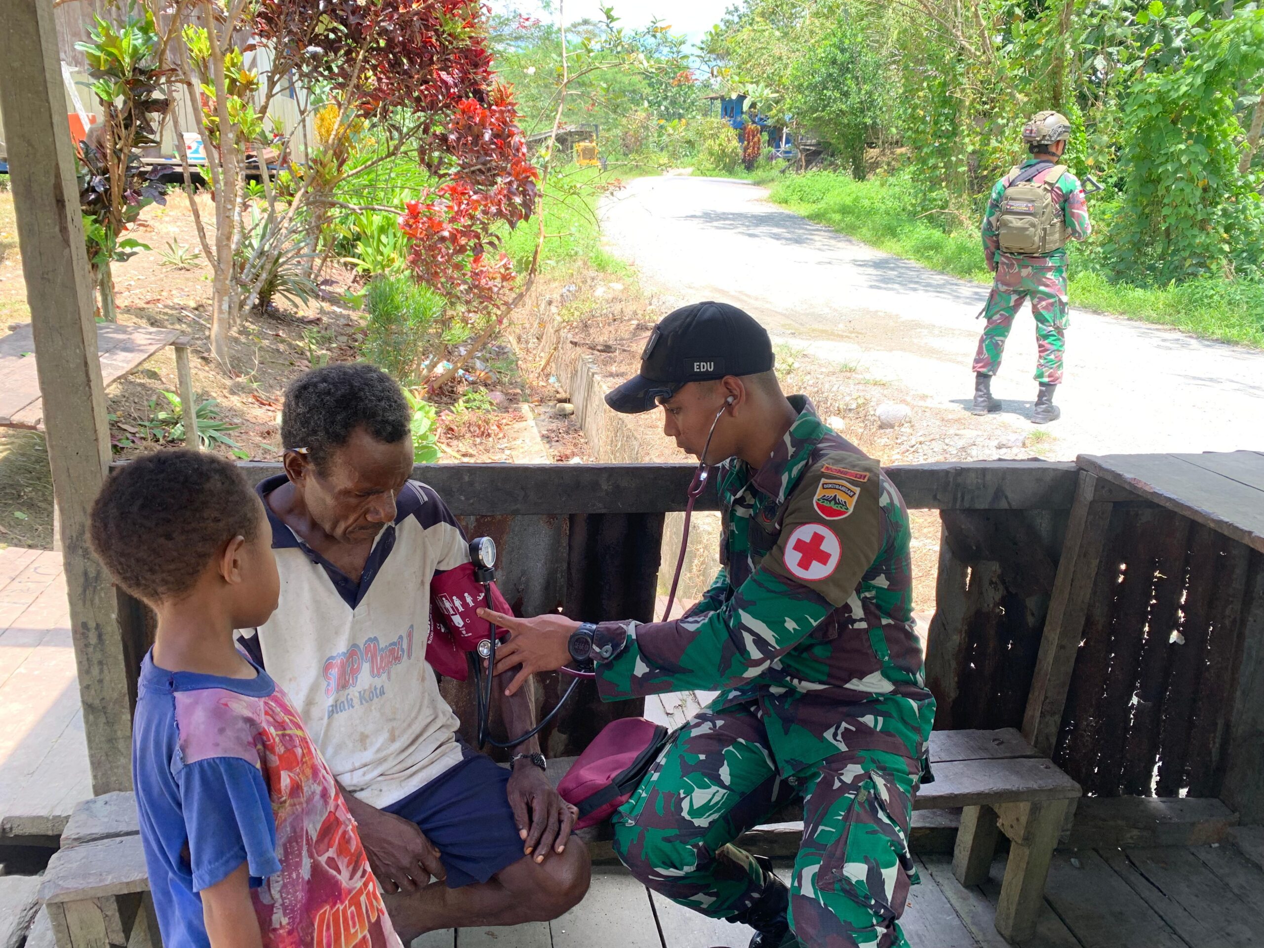 Satgas Yonif 131/Brajasakti Gelar Pelayanan Kesehatan dan Fogging di Perbatasan Papua*