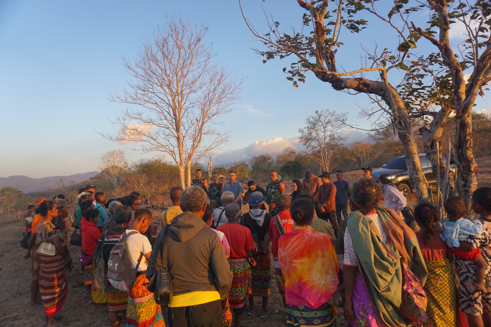 Cahaya Harapan Baru Pemasangan Solar Sel di Desa Naekake