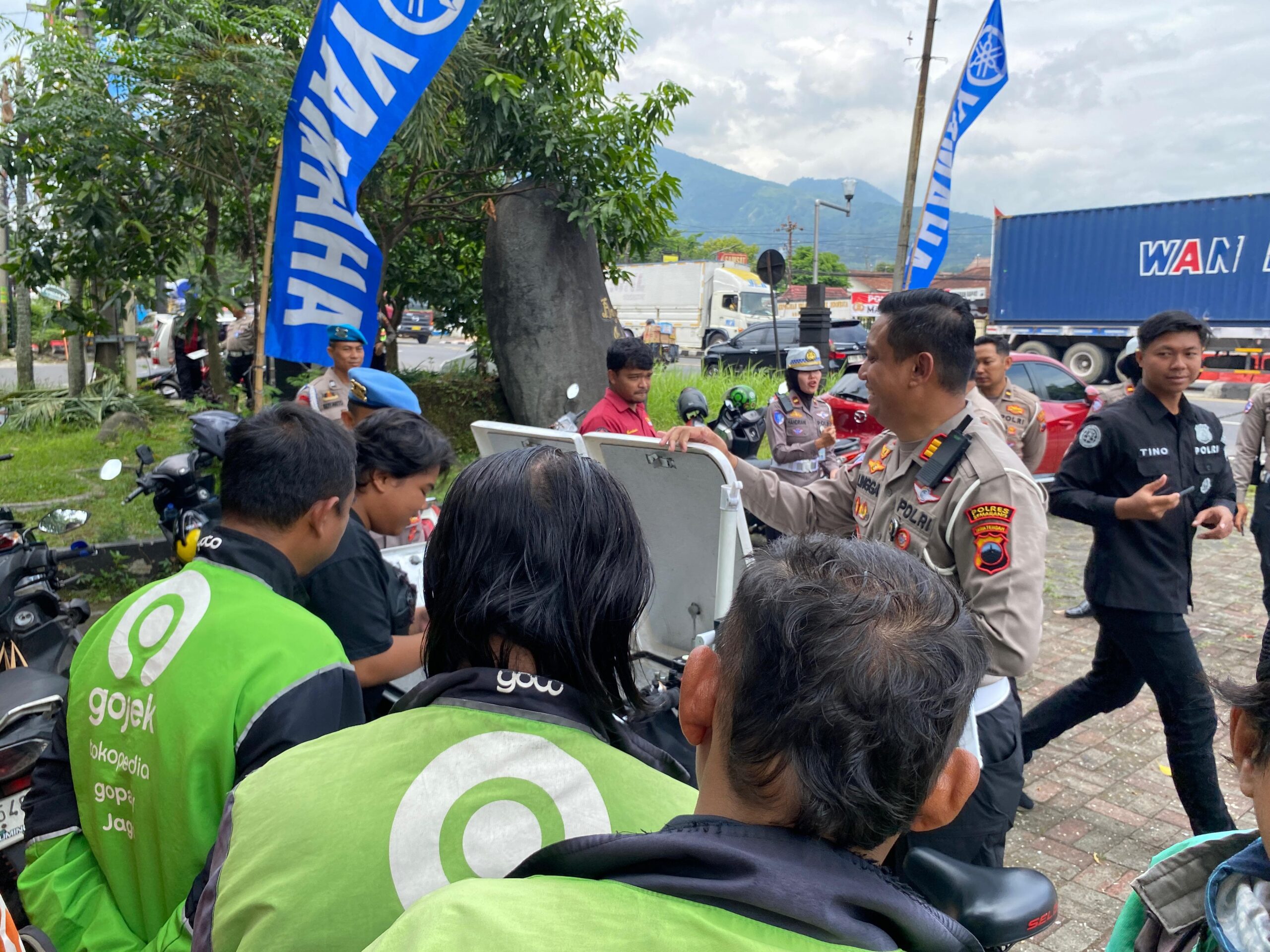 Pastikan keselamatan berkendara Ojek Online, Polres Semarang gelar service gratis.