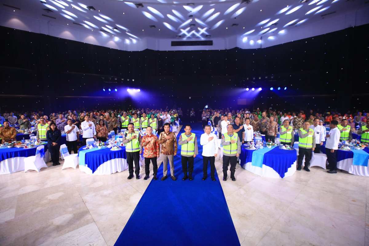 Hadiri Syukuran HUT Lalu Lintas ke-70, Kapolri Luncurkan Digital Korlantas dan Sematkan Pin Emas