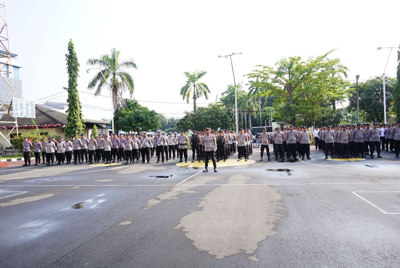 Wakapolres Cilegon Tekankan Disiplin SOP dan Pelayanan Prima dalam Apel Jam Pimpinan