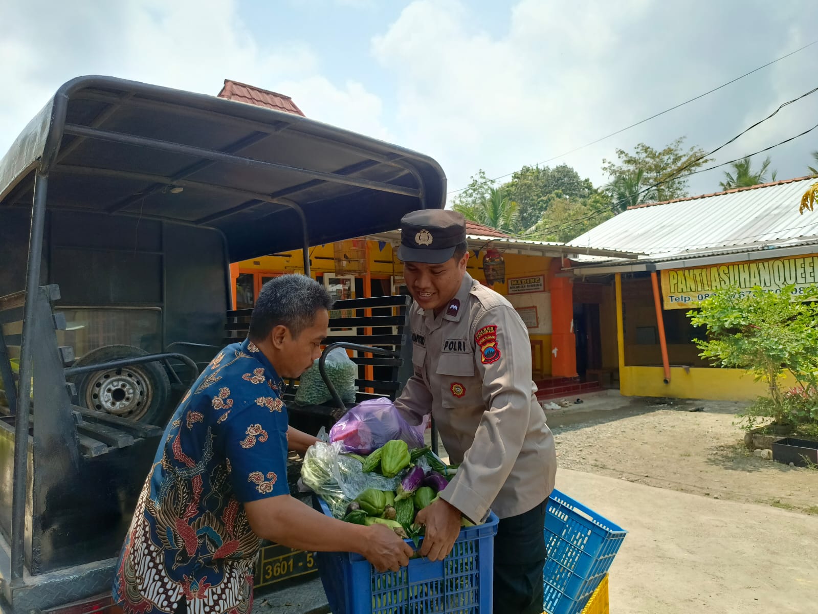 Dari Pasar Karanganyar ke Pesantren: Cara Polisi Kebumen Menyemai Solidaritas