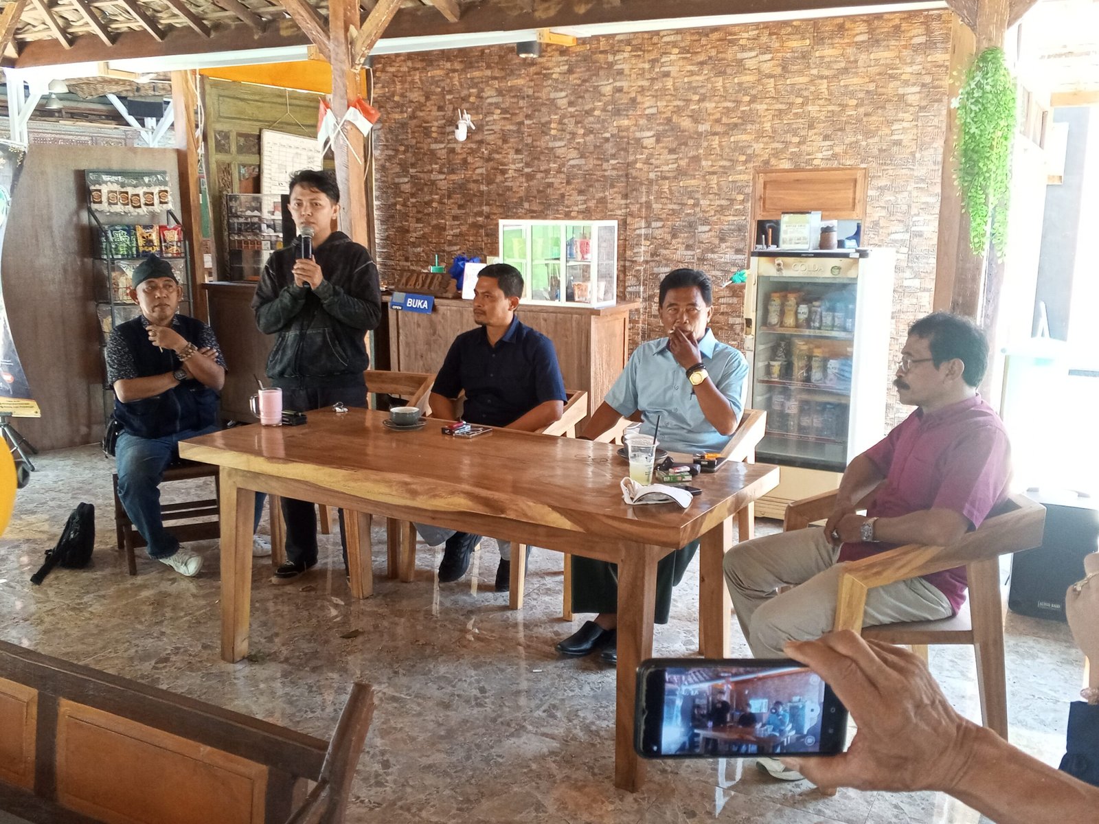 Puluhan Jurnalis Hadiri Klarifikasi Azam Korlap BEM Probolinggo Raya