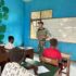 Prajurit Satgas Yonif 312/KH Berbagi Ilmu dengan Anak-Anak SD Kampung Toray Prajurit Satgas Yonif 312/KH Berbagi Ilmu dengan Anak-Anak SD Kampung Toray
