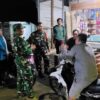 Jaga Ketertiban Masyarakat, Babinsa Koramil Sebulu Lakukan Patroli Siskamling Bersama Warga
