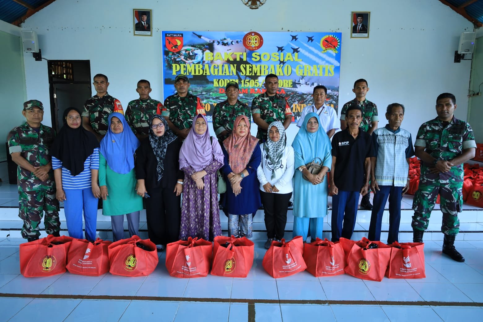 Sambut HUT TNI KE-80, Kodim 1505/Tidore Bagikan Sembako Gratis