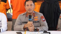 KAPOLDA KEPRI KONFERENSI PERS PENGUNGKAPAN KASUS TINDAK PIDANA KORUPSI PROYEK REVITALISASI DERMAGA MENGAKIBATKAN KERUGIAN NEGARA SEBESAR RP30,6 MILIAR*