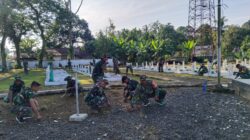 Peringati HUT ke-80, Prajurit TNI Gelar Aksi Bersih-Bersih di Makam Pahlawan Pagat
