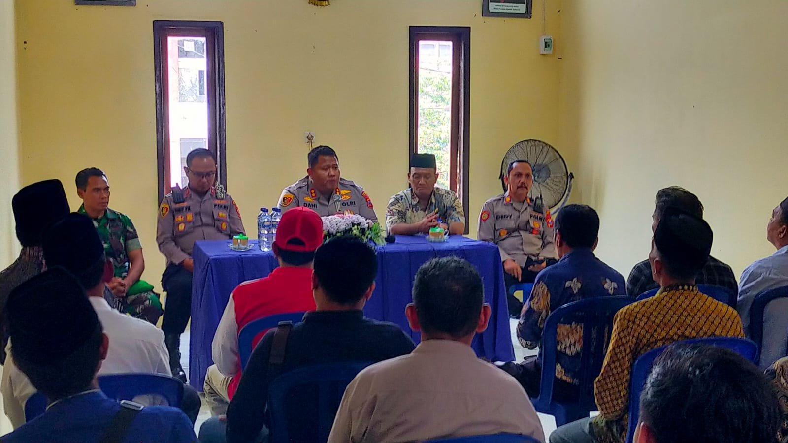 Polres Pasuruan Gerak Cepat Redam Konflik Pembongkaran Makam di Winongan* Polres Pasuruan Gerak Cepat Redam Konflik Pembongkaran Makam di Winongan*