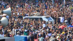 Rakyat Padati Jalan Kebesaran, Iringi Presiden Prabowo Menuju Upacara HUT ke-80 TNI