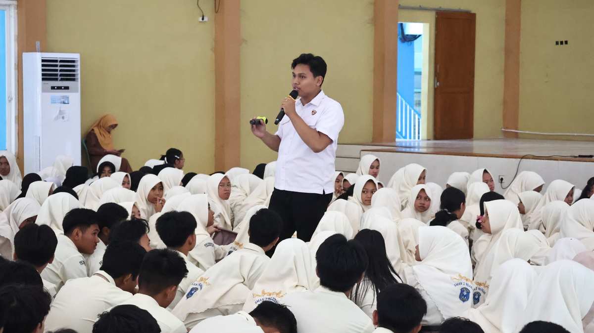 Polres Nganjuk Sosialisasikan Penanggulangan Kekerasan Seksual dan Narkoba di SMA Negeri 2 Nganjuk Polres Nganjuk Sosialisasikan Penanggulangan Kekerasan Seksual dan Narkoba di SMA Negeri 2 Nganjuk