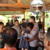 Penuh Haru, Kapolres Magetan Dampingi Penyerahan Santunan Jasa Raharja untuk Korban Laka Lantas di Kawedanan