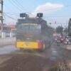 Polres Gresik Terjunkan Water Cannon Respon Keluhan Warga Soal Jalan Berdebu Imbas Proyek Pelebaran*