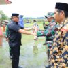 TMMD Ke-126 Kodim 1505/Tidore Resmi Dibuka, TNI Siap Wujudkan Pemerataan Pembangunan di Oba Selatan TMMD Ke-126 Kodim 1505/Tidore Resmi Dibuka, TNI Siap Wujudkan Pemerataan Pembangunan di Oba Selatan