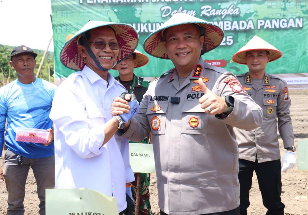 POLDA KEPRI GELAR PENANAMAN JAGUNG SERENTAK KUARTAL IV: JAGUNG TUMBUH, EKONOMI BERKEMBANG*