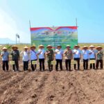 Polres Probolinggo Bersama Petani Sidodadi Gerakkan Swasembada Pangan Lewat Penanaman Jagung