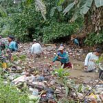 Plh. Danramil 1002-04/LAS: Gotong Royong Cerminan Kemanunggalan TNI dan Rakyat
