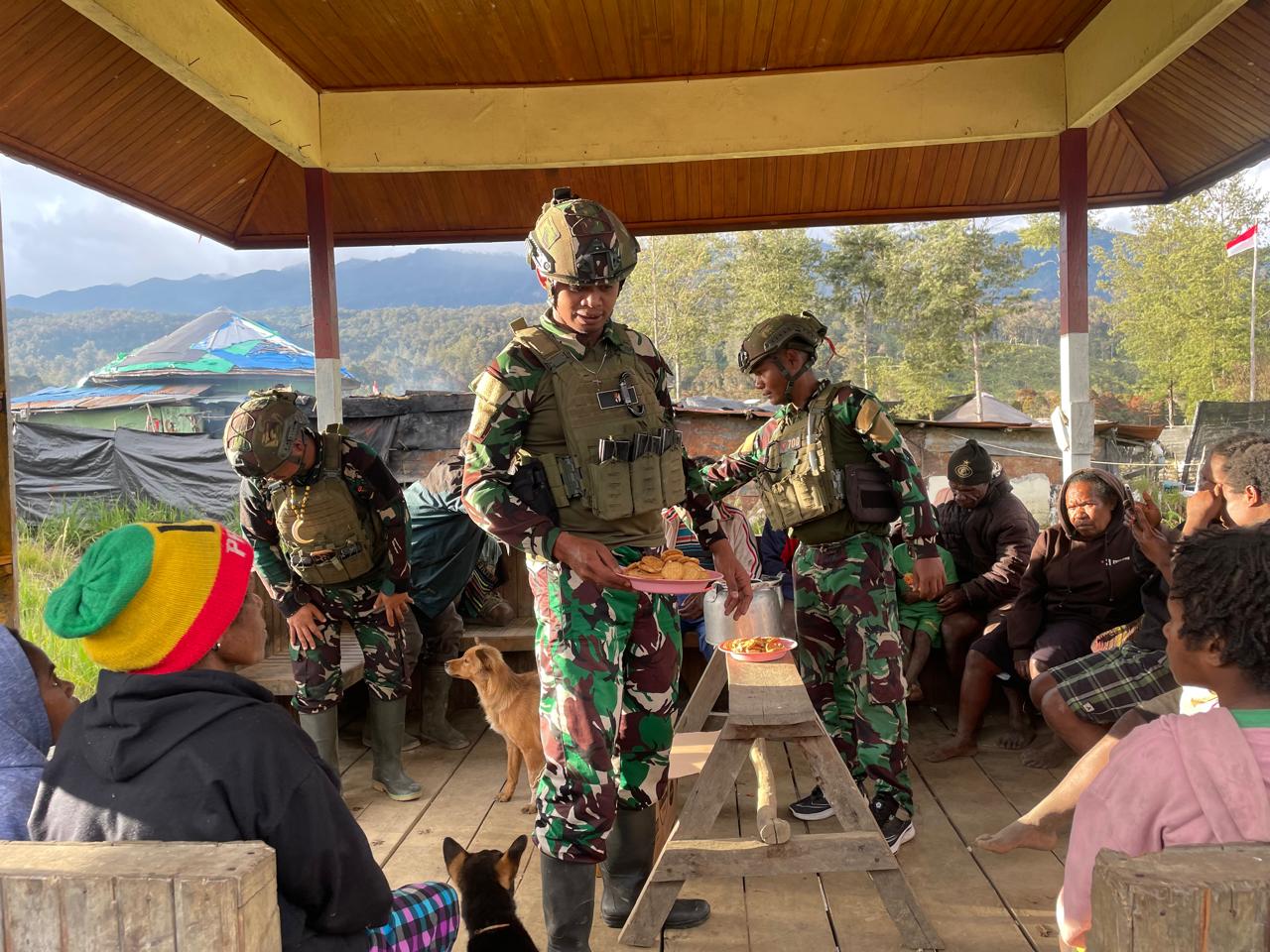 Satgas Yonif 700/WYC Gelar “Minggu Kasih” Bersama Warga Eronggobak, Wujud Kedamaian dan Kebersamaan di Tanah Puncak