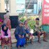 TNI dan Rakyat Semakin Dekat, Babinsa Leces Kawal Penyaluran PKH di Kecamatan Leces