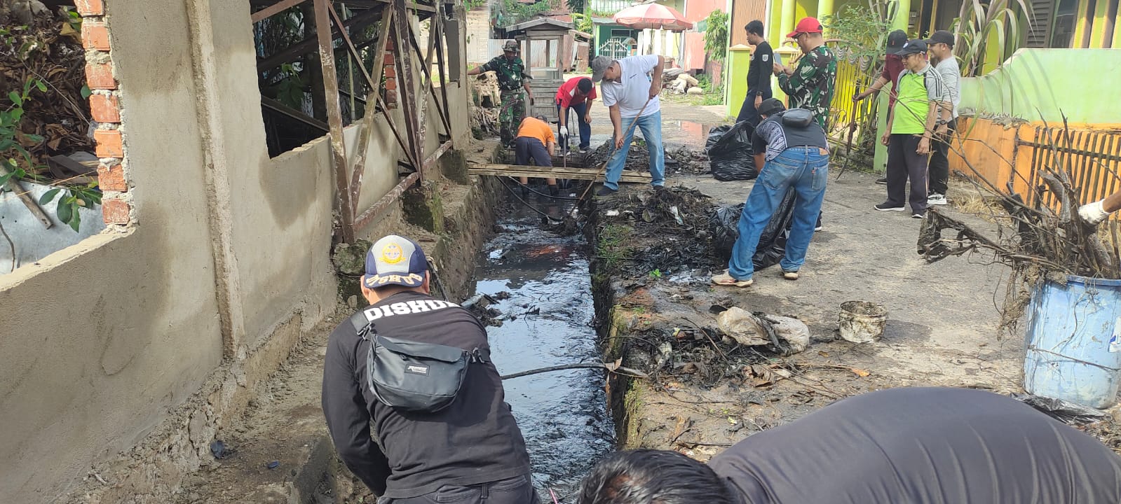 Gotong Royong Koramil 1008-05/Kelua-Muara Harus Bersihkan Pasar Kelua
