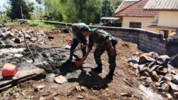 Gotong Royong Babinsa dan Warga Kuripan, Bentuk Nyata Kepedulian TNI