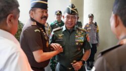 Panglima TNI Dampingi Presiden RI Saksikan Penyerahan Uang Sitaan Hasil Korupsi  Rp 13,25 Triliun di Kejaksaan Agung