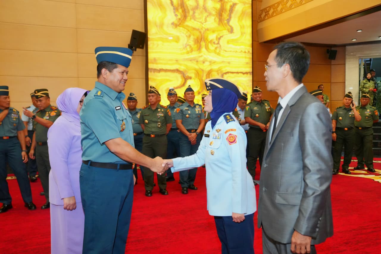 Sertijab Tiga Kabalakpus TNI, Panglima TNI Dorong Regenerasi dan Peningkatan Kinerja Organisasi