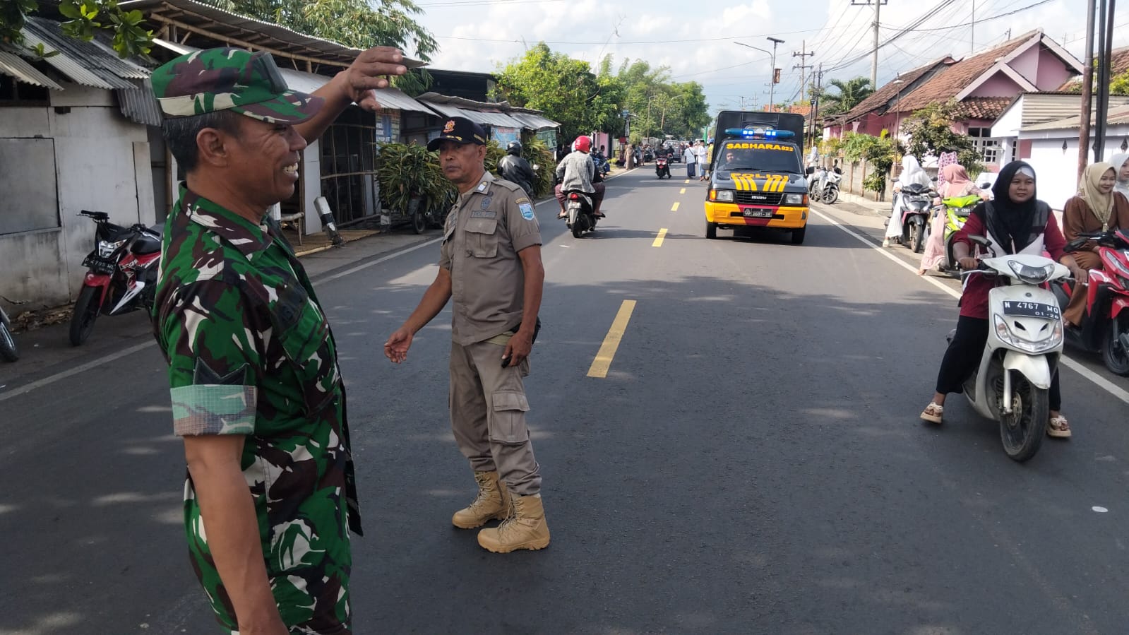 Sinergi TNI dan Warga Warnai Peringatan Hari Santri di Wonomerto, Probolinggo Sinergi TNI dan Warga Warnai Peringatan Hari Santri di Wonomerto, Probolinggo
