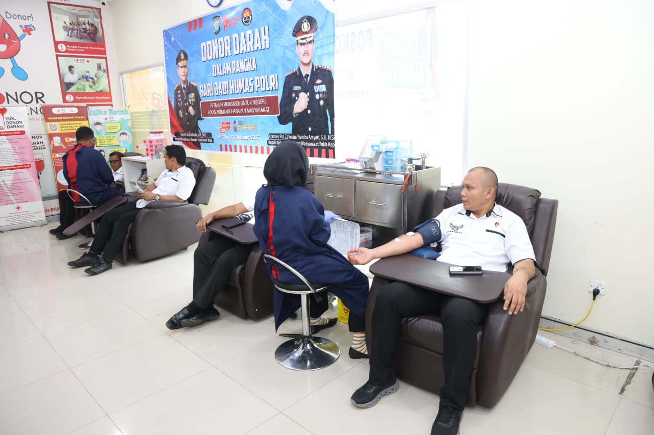 POLDA KEPRI GELAR DONOR DARAH SERENTAK DALAM RANGKA HARI JADI HUMAS POLRI KE-74 TAHUN 2025* POLDA KEPRI GELAR DONOR DARAH SERENTAK DALAM RANGKA HARI JADI HUMAS POLRI KE-74 TAHUN 2025*
