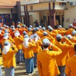 Babinsa Jadi Teladan, Siswa SMKN 1 Sukapura Didorong Cinta Tanah Air dan Disiplin Babinsa Jadi Teladan, Siswa SMKN 1 Sukapura Didorong Cinta Tanah Air dan Disiplin