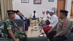 TNI, Ulama, dan Ribuan Jamaah Bersatu dalam Milad ke-20 Syubbanul Muslimin di Probolinggo TNI, Ulama, dan Ribuan Jamaah Bersatu dalam Milad ke-20 Syubbanul Muslimin di Probolinggo