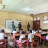Satgas Yonif 312/KH Didik Generasi Penerus di Perbatasan Melalui Kegiatan Mengajar di SD YPK Tomerau Satgas Yonif 312/KH Didik Generasi Penerus di Perbatasan Melalui Kegiatan Mengajar di SD YPK Tomerau