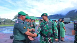 Komandan Kodim 1714/Puncak Jaya Pimpin Upacara Kenaikan Pangkat dan Korp Raport Pindah Satuan