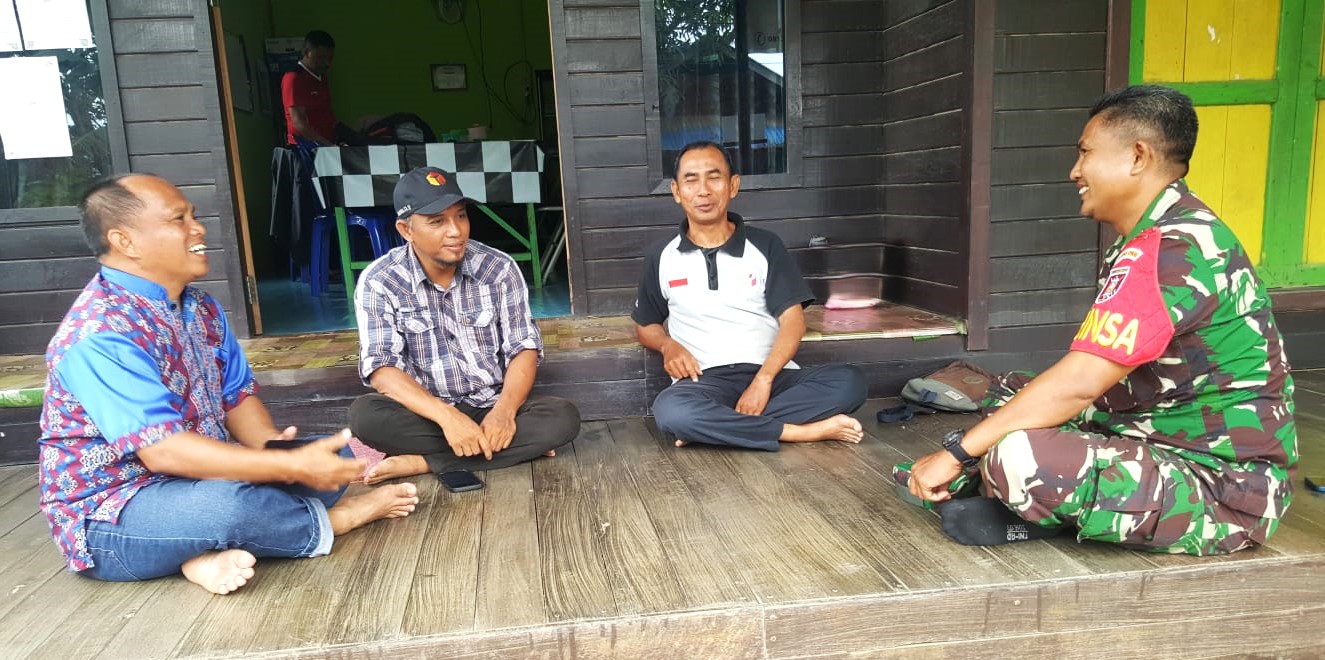 Melalui Komsos, Babinsa Bangun Komunikasi Dan Kedekatan Dengan Warga