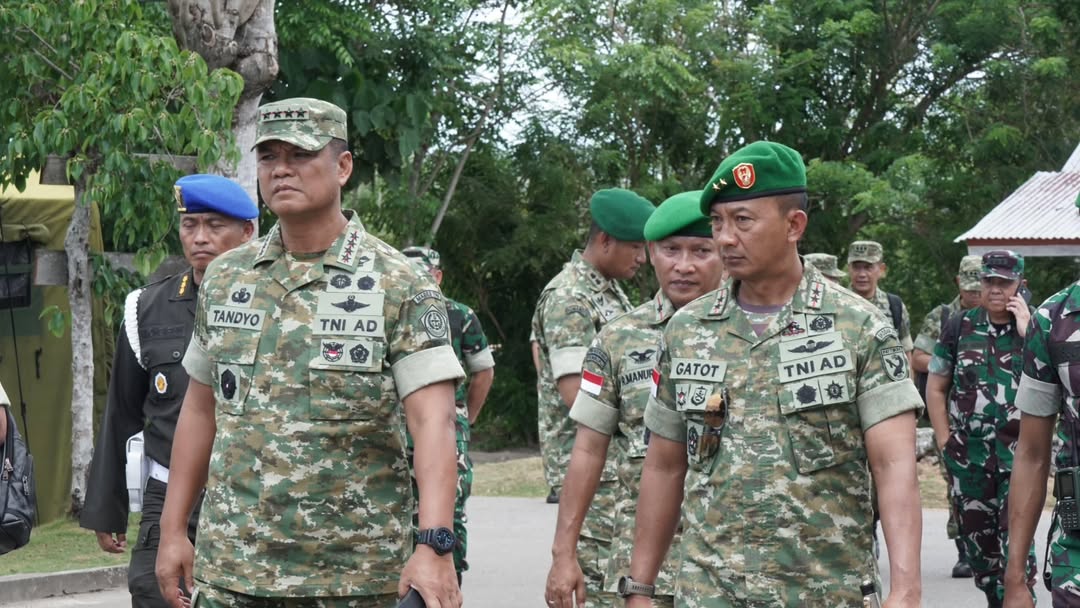 Wapang TNI Dampingi Menhan RI Kunjungi Yonif TP 821/Satria Bupolo di Pulau Buru Wapang TNI Dampingi Menhan RI Kunjungi Yonif TP 821/Satria Bupolo di Pulau Buru