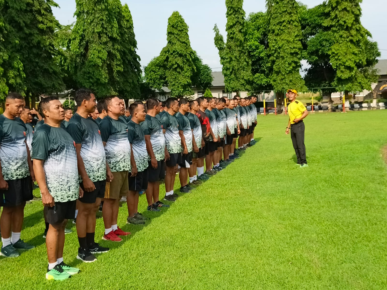 Ukur Kemampuan Fisik Prajurit, Kodim 0808/Blitar Laksanakan Kesegeran Jasmani
