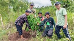 Dukung Penghijauan di Wilayah Binaan, Babinsa Desa Bumiayu Laksanakan Penanaman Pohon Bersama