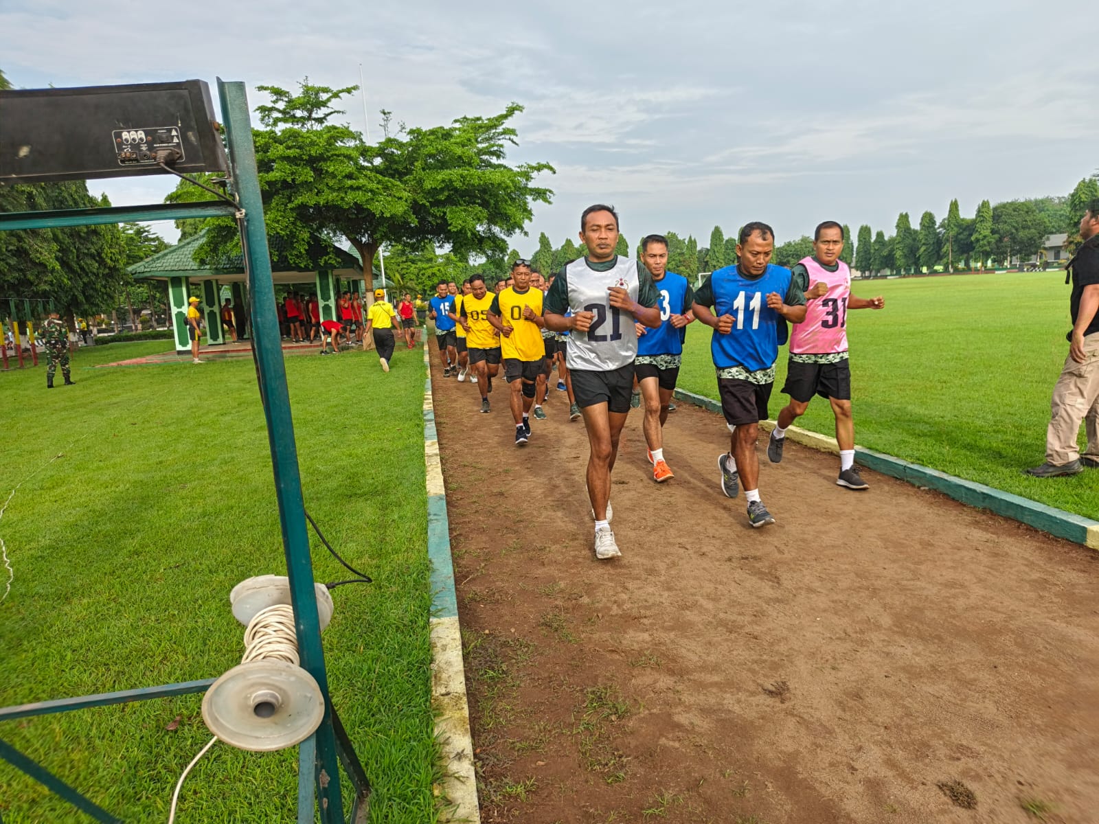 Ukur Kemampuan Fisik Prajurit, Kodim 0808/Blitar Laksanakan Kesegeran Jasmani