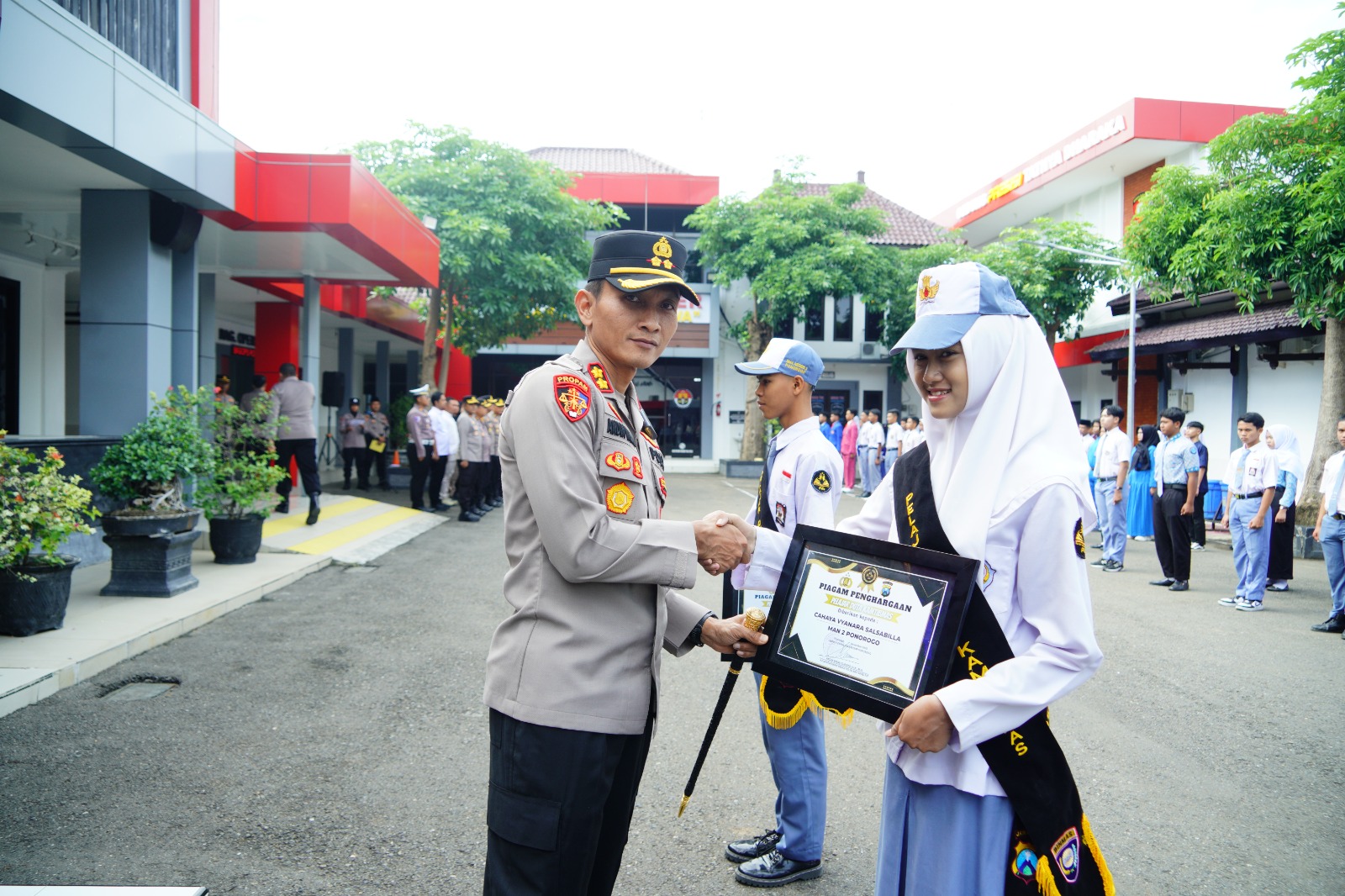 Kapolres Ponorogo Kukuhkan Pelajar Duta Kamtibmas*