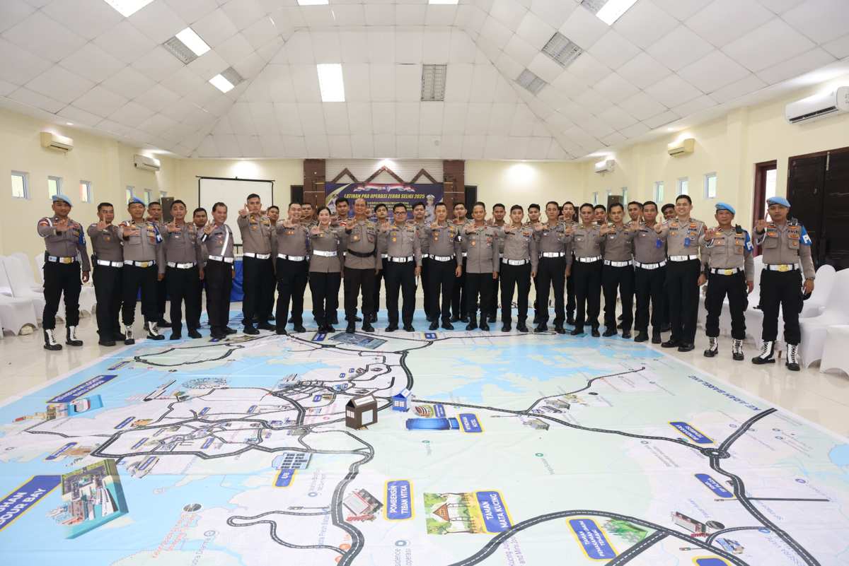 POLDA KEPRI GELAR TACTICAL FLOOR GAME (TFG) PRA OPERASI ZEBRA SELIGI 2025* POLDA KEPRI GELAR TACTICAL FLOOR GAME (TFG) PRA OPERASI ZEBRA SELIGI 2025*