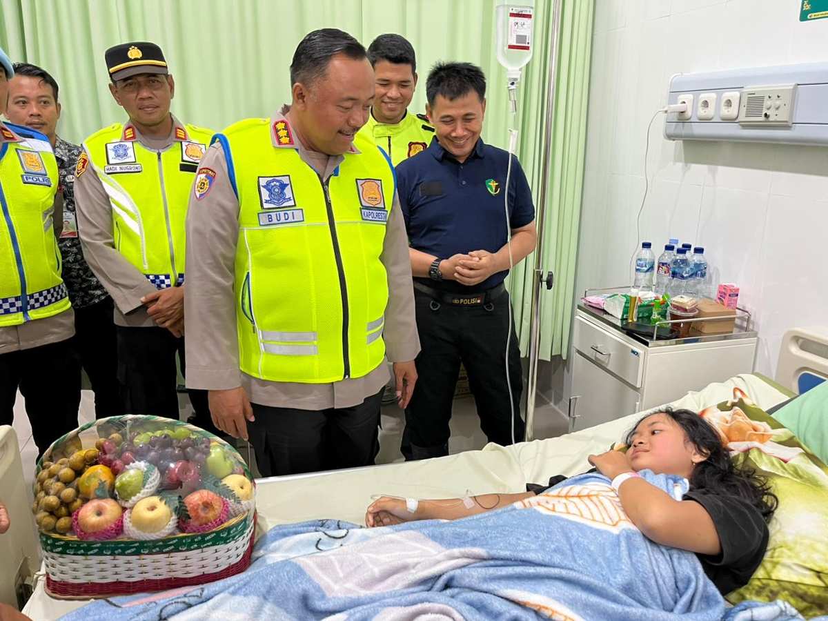 Kapolresta Cilacap Jenguk Korban Longsor di RSUD Majenang, Pastikan Penanganan Berjalan Optimal*