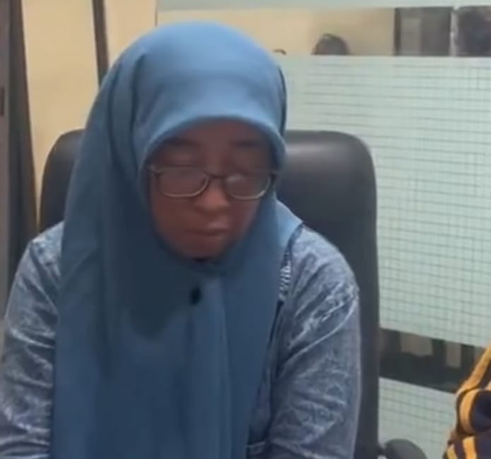 Absensi Direkayasa, Gaji Dipotong untuk Utang Misterius: Nasib Tragis Guru Honorer SD di Tosari Absensi Direkayasa, Gaji Dipotong untuk Utang Misterius: Nasib Tragis Guru Honorer SD di Tosari