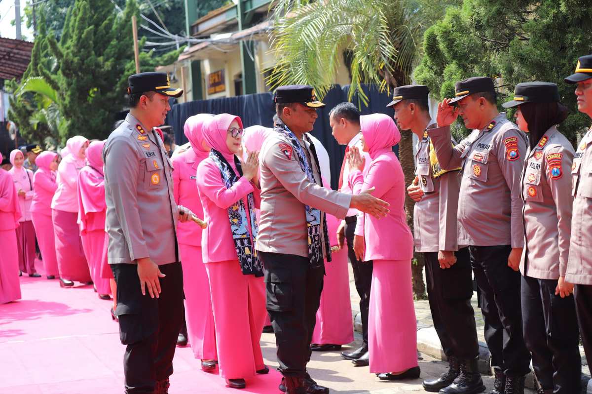 Kapolda Jatim Kunker ke Magetan, Tegaskan Penguatan Peran Pamapta dan Resmikan Tiga SPPG