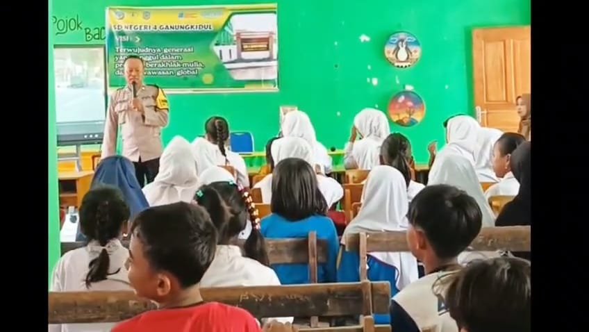 Unit Binmas Polsek Nganjuk Kota Beri Penyuluhan Wawasan Kebangsaan dan Bahaya Cyber Bullying