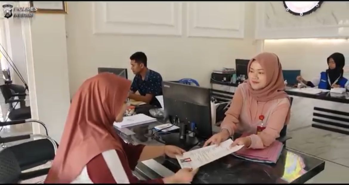 Polres Kediri Permudah Layanan SKCK, Kini Bisa Daftar Online Lewat Aplikasi Super App Polri Presisi Polres Kediri Permudah Layanan SKCK, Kini Bisa Daftar Online Lewat Aplikasi Super App Polri Presisi