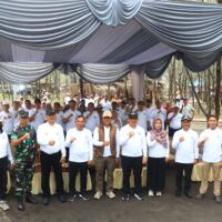 Kasdim 0820/Probolinggo Pimpin Apel HCPSN dan Dukung Peluncuran Program SAGARA KITA di Pantai Permata