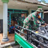 Satgas Kodim 0821 Lumajang Perkuat Distribusi Logistik, Pastikan Bantuan Tepat Sasaran untuk Korban Erupsi Semeru