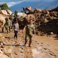 Wakil Panglima TNI Tinjau Pengungsi Banjir di Takengon dan Pidie Jaya