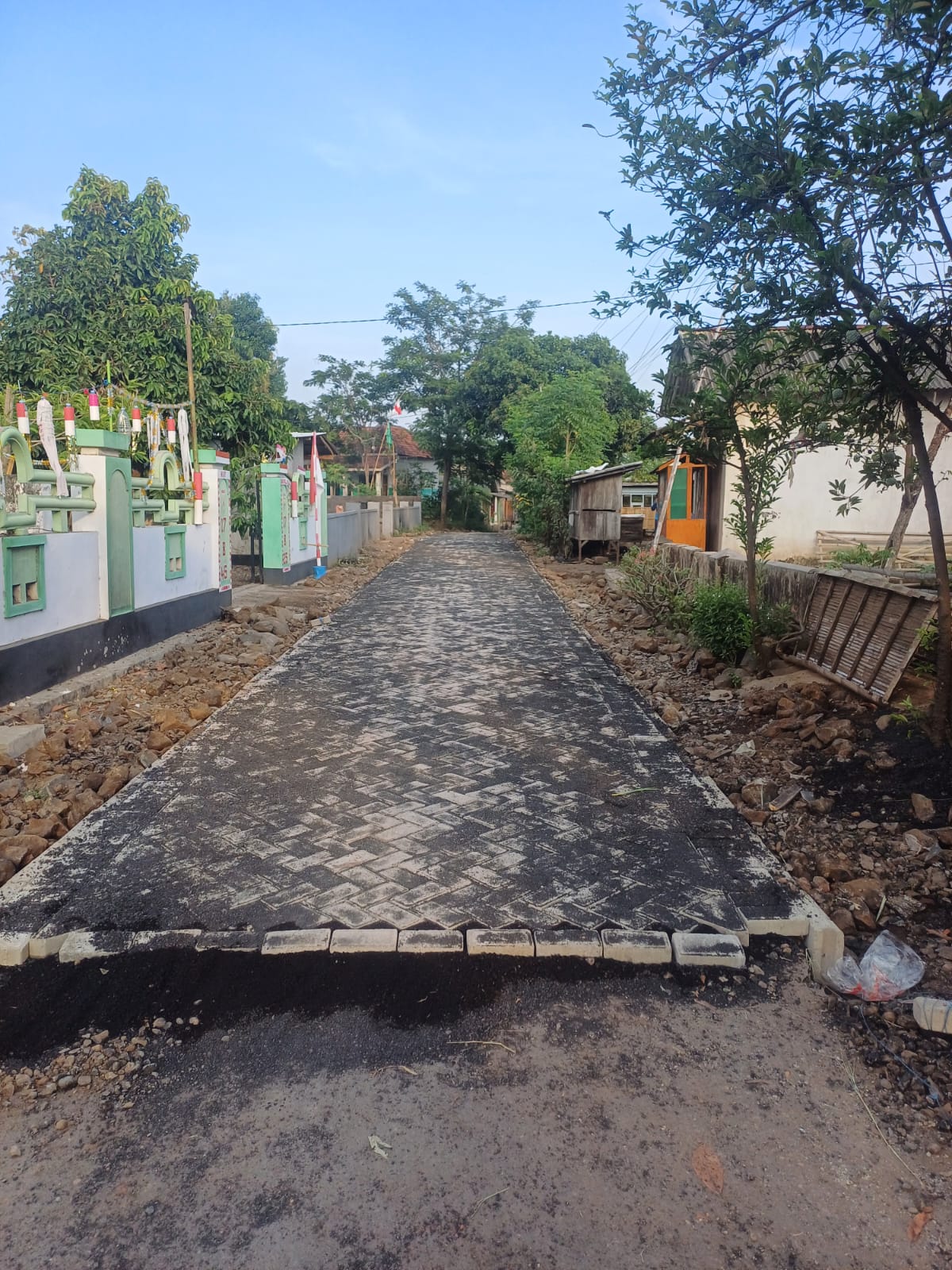 Mendukung Arah Kebijakan Presiden Prabowo, Pemerintah Desa Patalan Kebut Pembangunan Jalan Dusun Krajan