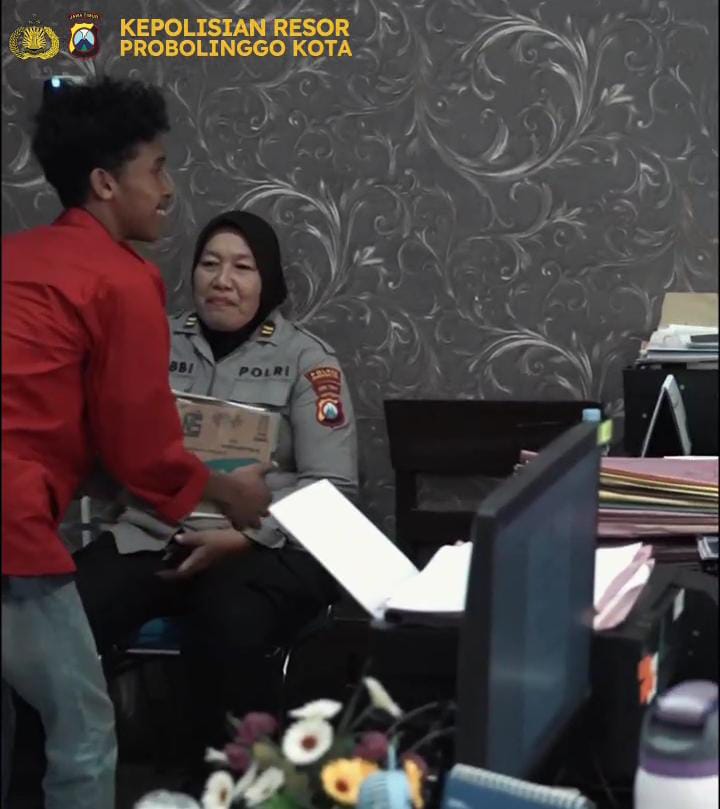 Solidaritas Kemanusiaan: Mahasiswa GMNI Bersama Polres Probolinggo Kota Bantu Korban Semeru